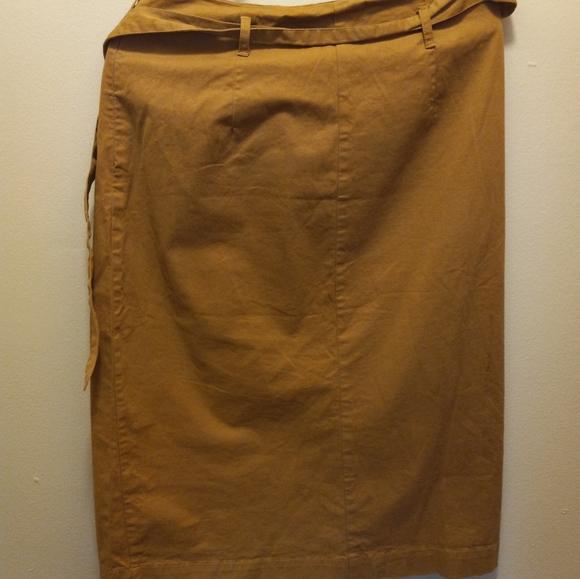 Banana Republic Khaki Wrapped Skirt - Picture 5 of 5